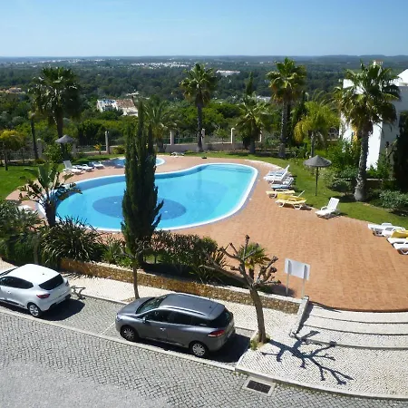 בית נופש Elegant House With Pool By Homing *